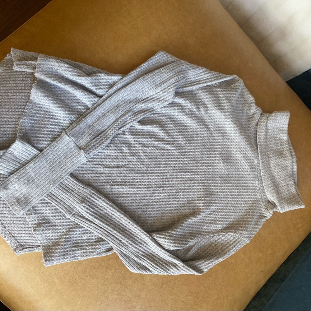 Susina Light Gray Waffle Knit Sweater